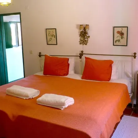 Летний дом Casa Dos Mangues Сан-Мартинью-ду-Порту